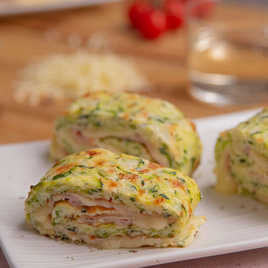 Delicioso calabacín relleno al horno: aromas de carne jugosa en cada bocado,