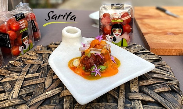 Ideas irresistibles de platos principales navideños con tomates cherry
