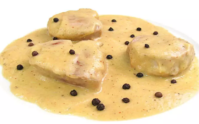 Sabrosas pechugas de pollo en salsa de pimienta